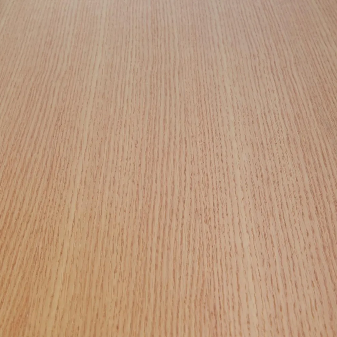 Bureau en bois blanc