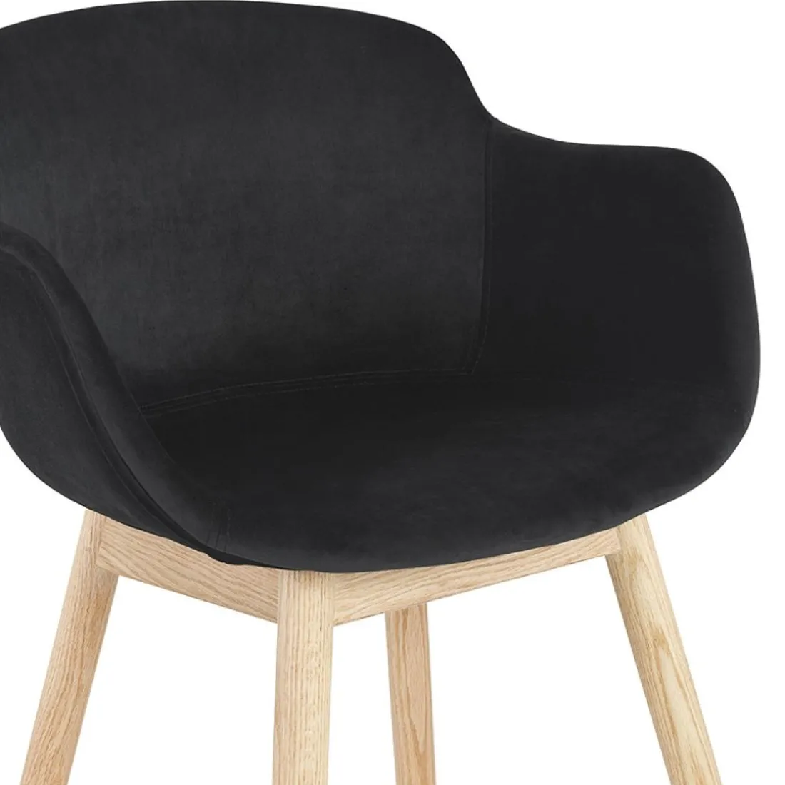 Chaise avec accoudoirs 'FRIDA' en velours noir et pieds en bois naturel