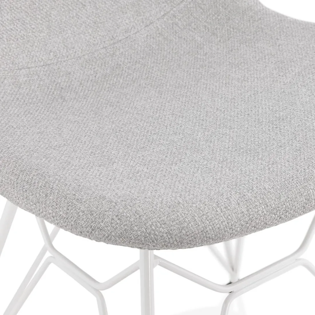 Chaise design 'DECLIK' grise claire avec pieds en métal blanc