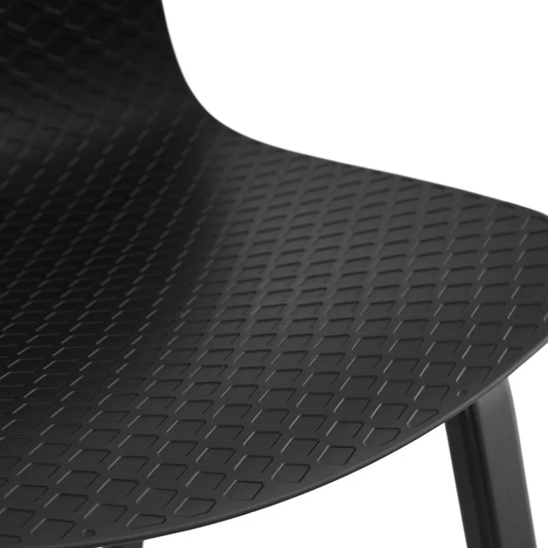 Chaise design 'PACIFIK' noire avec pieds en bois noir