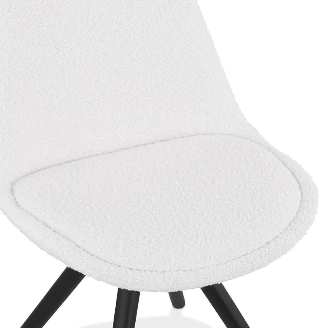 Chaise design 'VALENTINE' en tissu bouloché blanc et pieds en bois noir