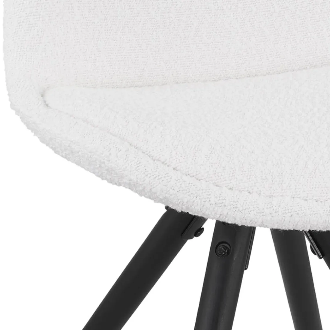 Chaise design 'VALENTINE' en tissu bouloché blanc et pieds en bois noir