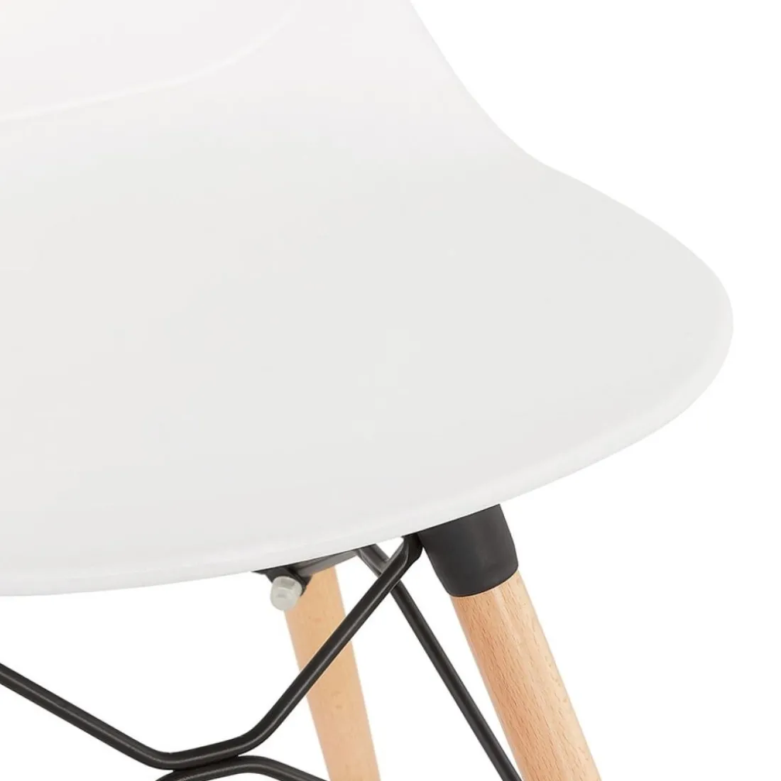 Chaise scandinave 'EPIK' blanche moderne