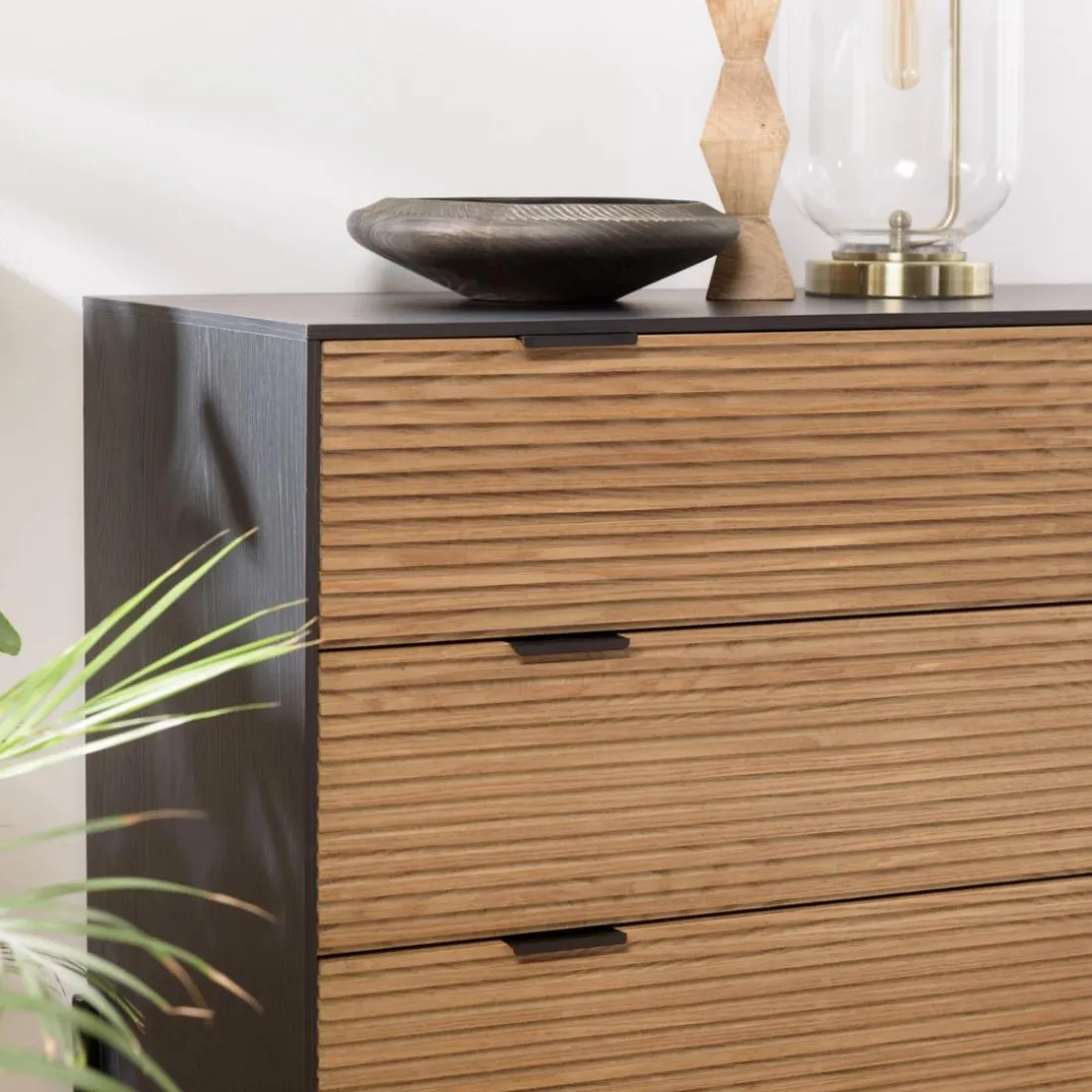 Commode marron et noire 3 tiroirs Pin pieds métal noir