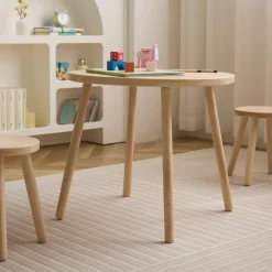 Ensemble conçu pour les enfants confortable et sécurisé fabriqué avec des matériaux robustes