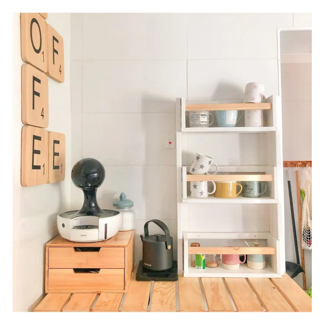 Etagère murale petit modèle en pin massif