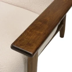 Fauteuil tissu bouclette écru structure et accoudoirs en bois GASTON