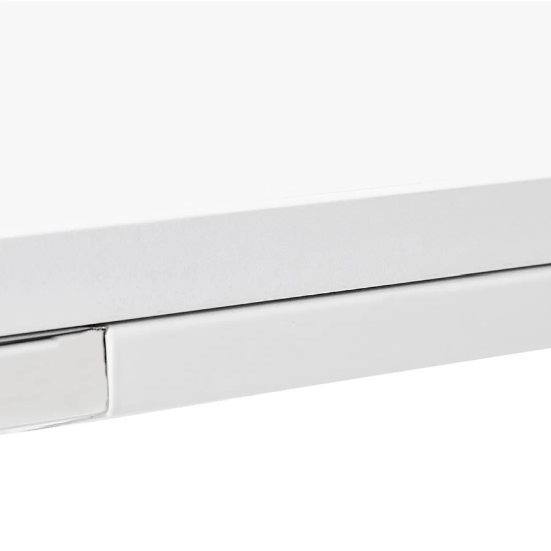 Grand bureau de direction en angle 'XLINE' en bois blanc
