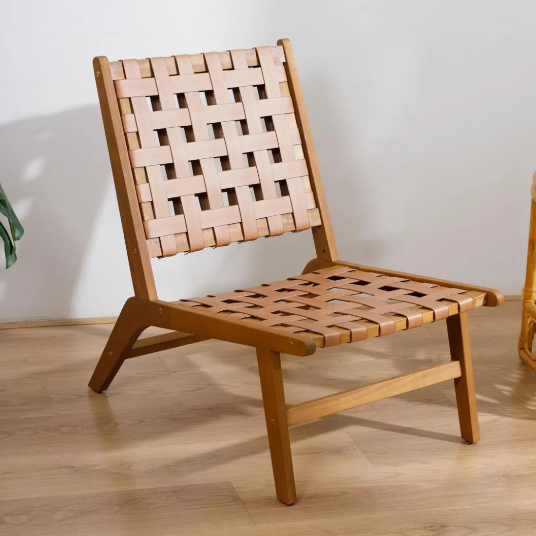 Le fauteuil intérieur extérieur en acacia massif AGUILARES