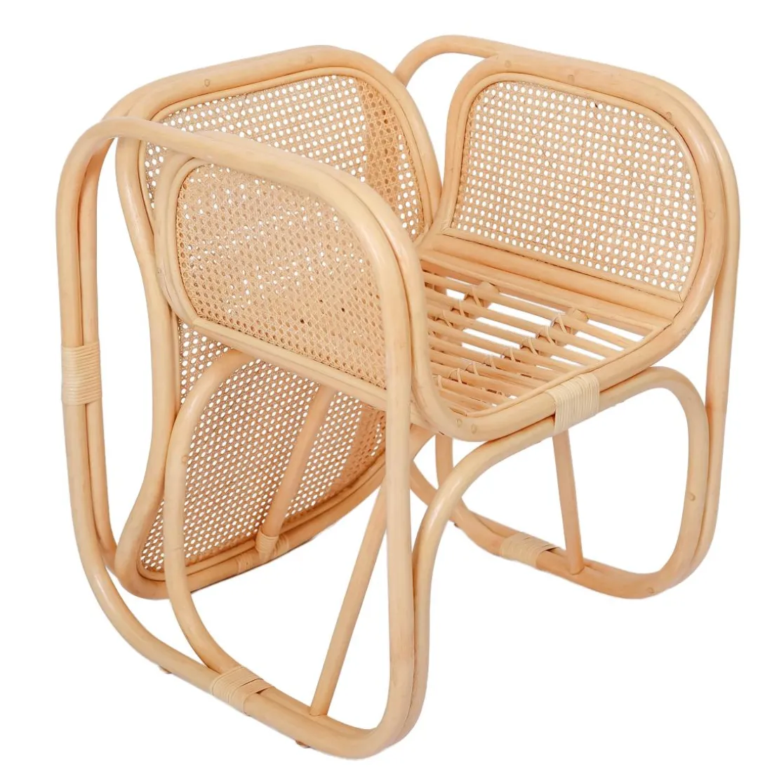 Le Fauteuil MOROTAI design scandinave épuré assise en rotin naturel et tissu etanche
