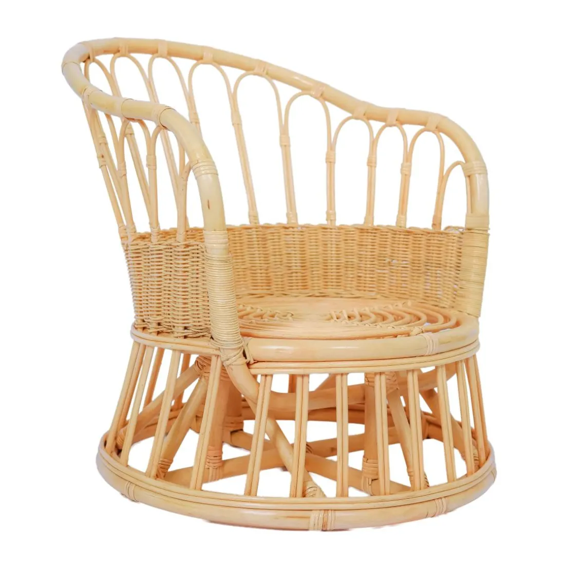 Le Fauteuil PALOPO design scandinave épuré assise en rotin naturel et tissu etanche