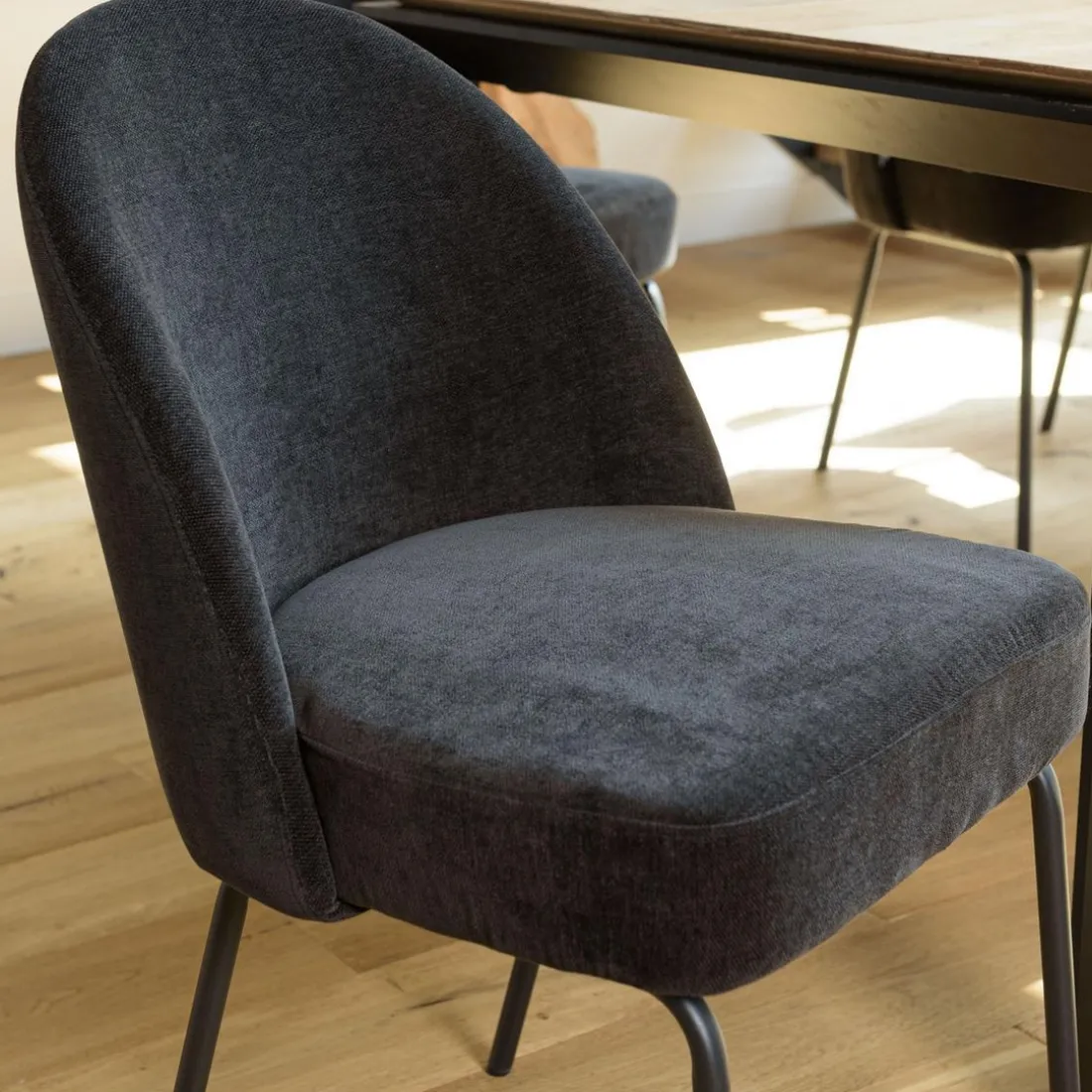 Lot de 2 chaises tissu noir pieds acier noir ULYSSE