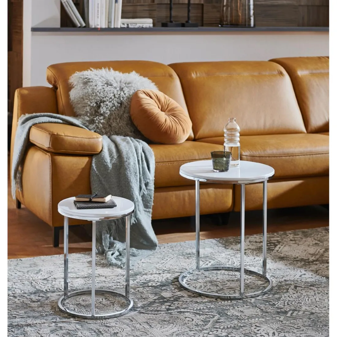 Lot de 2 tables d'appoint blanc chromé