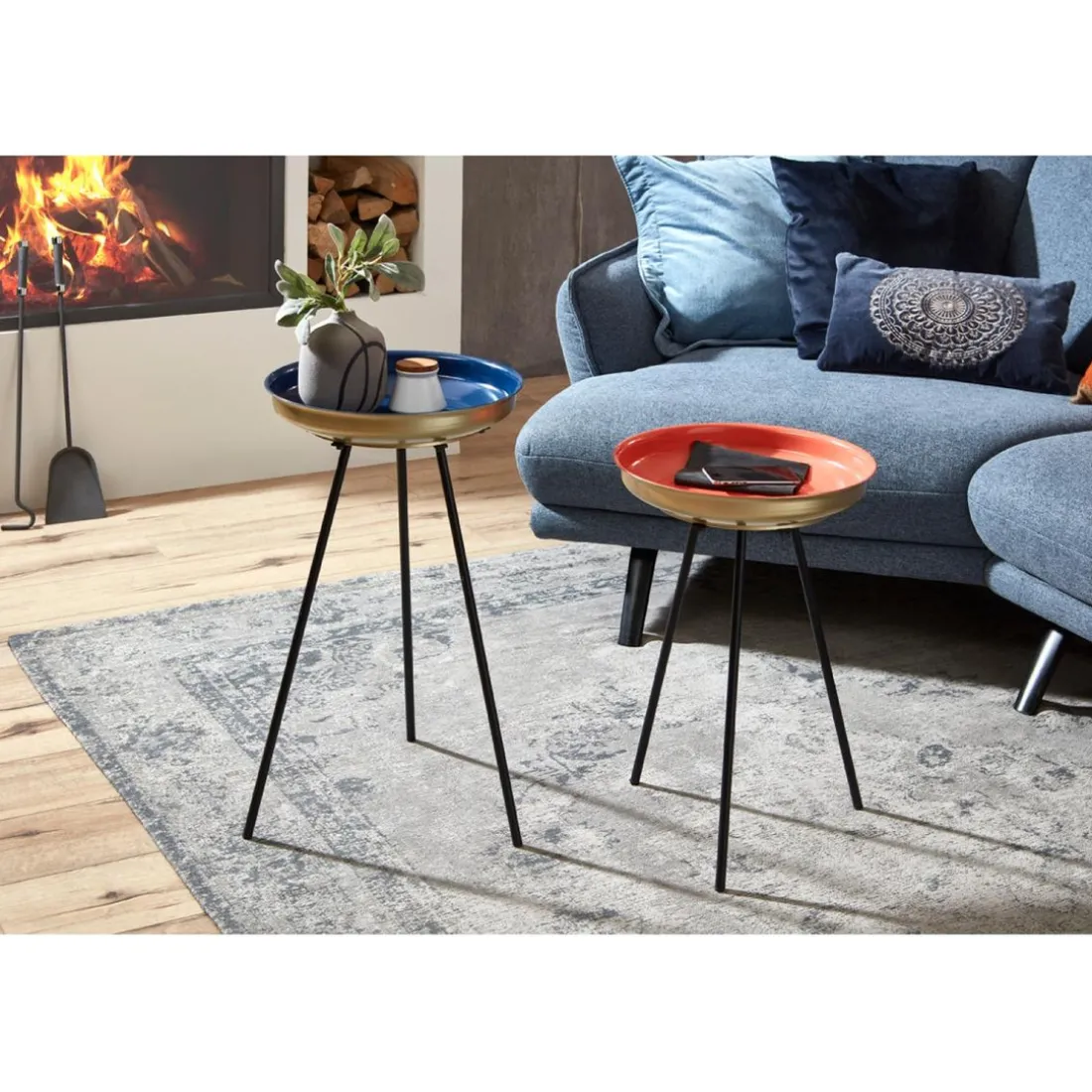 lot de 2 tables d'appoint plateau rond et structure en tube d'acier laqué