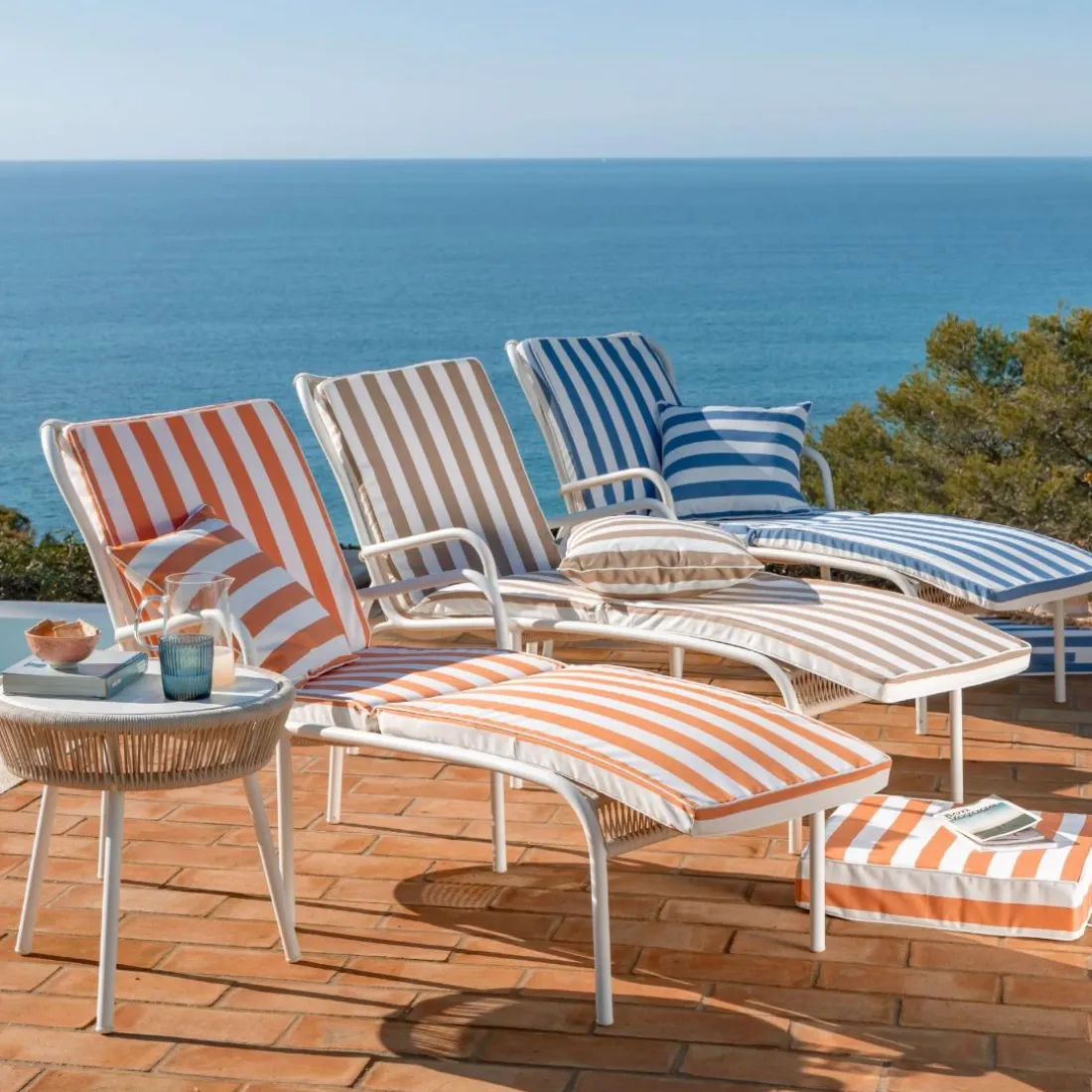 Matelas de sol en polyester PORNIC bain de soleil, rayé bleu