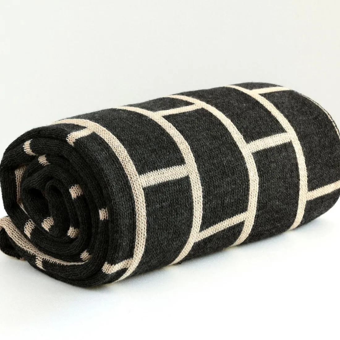 Plaid tricot effet brique noir BRIQUE TRICOT