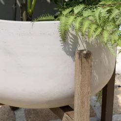 Pot de fleur rond en béton sur pieds en acacia marron HECTOR