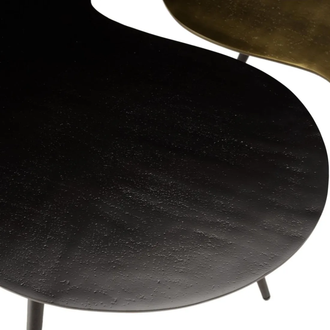 Set de 2 tables basses ovoïdes en Aluminium JAMES Noir mat et Doré