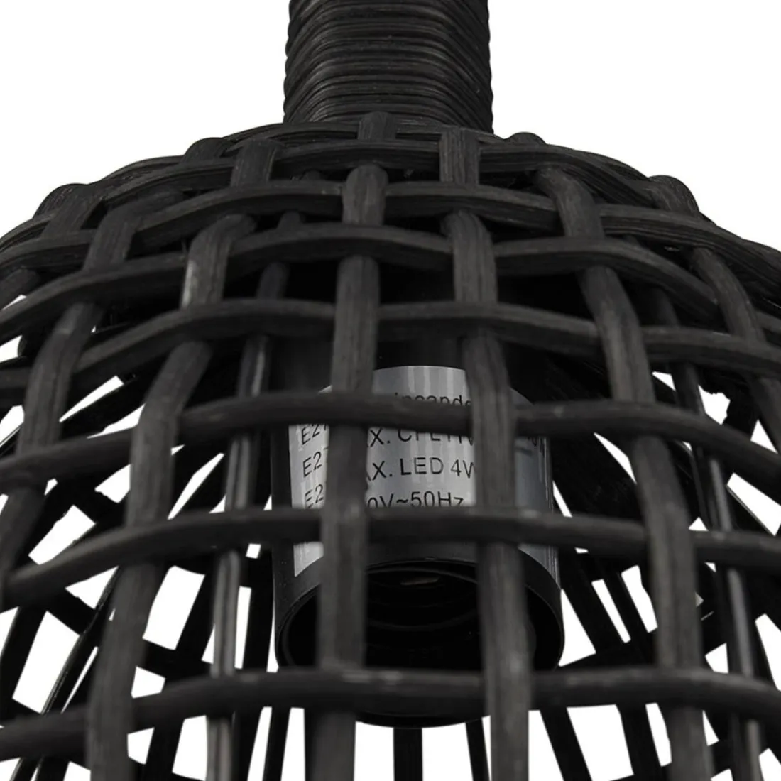 Suspension 'BENDITO' en rotin noir