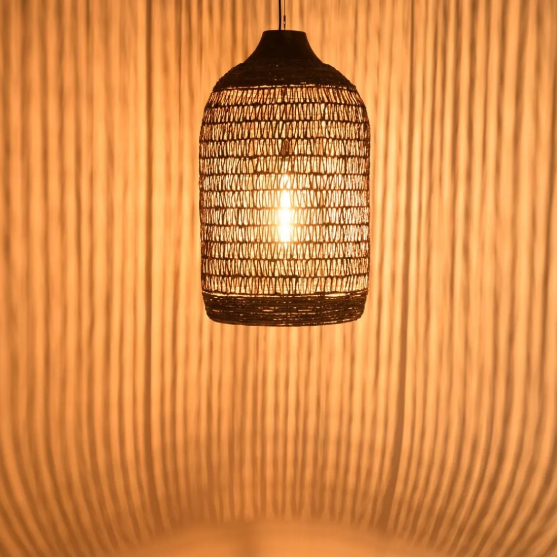 Suspension en abaca couleur naturelle et teck recyclé