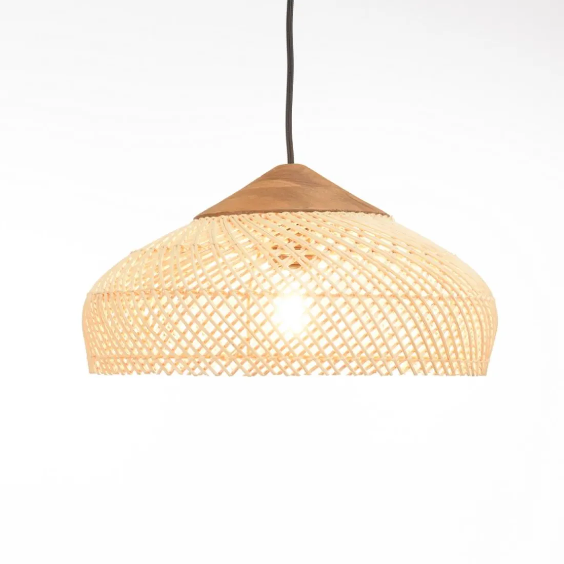 Suspension en rotin couleur naturelle et teck recyclé SIXTINE