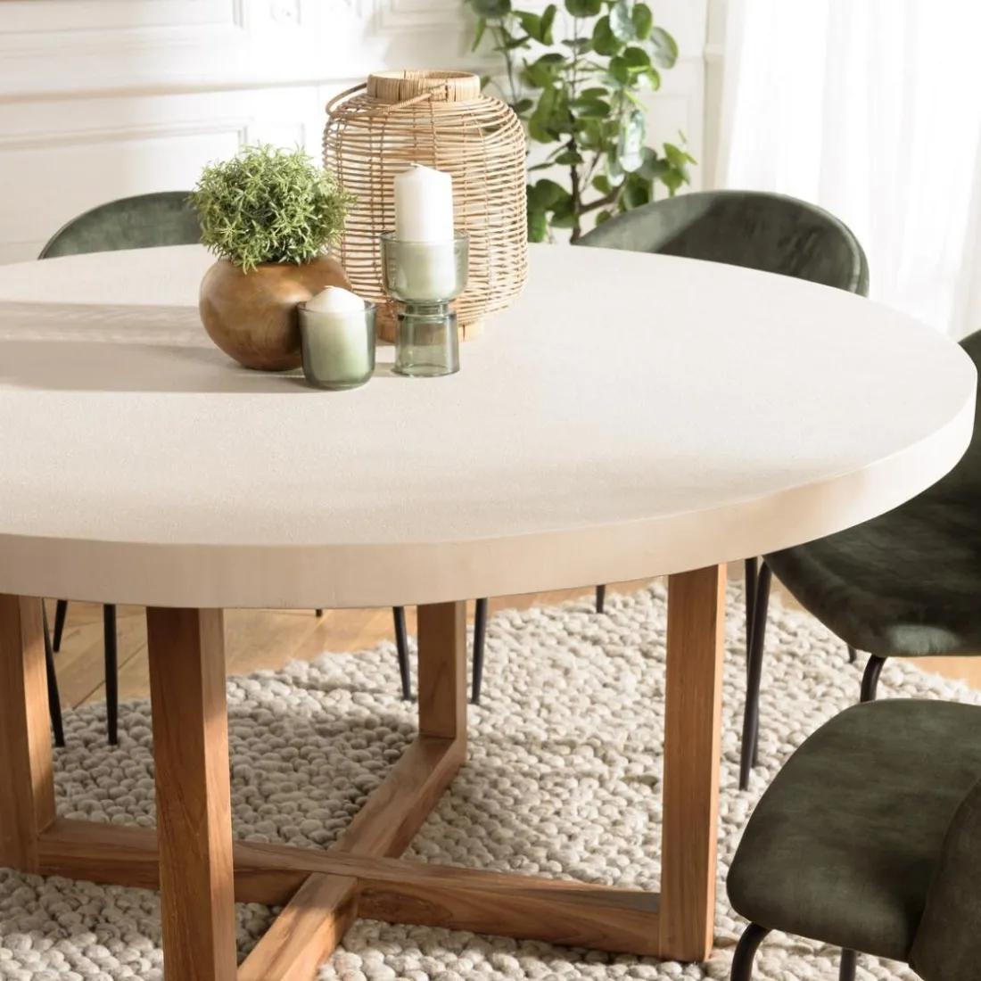 Table à manger ronde béton beige pieds croisés en teck DAK
