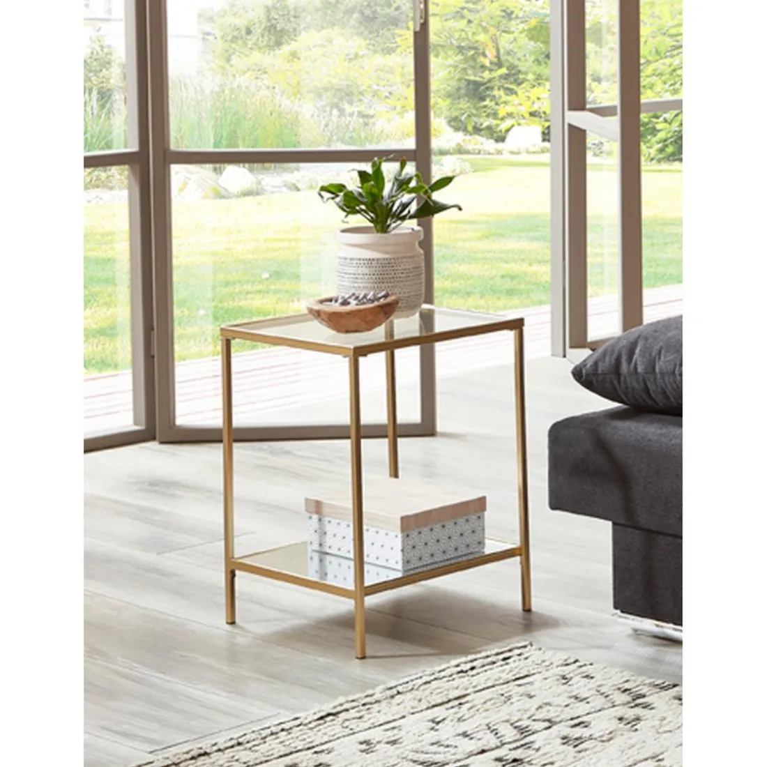 Table d'appoint carrée acier laqué d’or et plateaux miroir et verre trempé