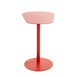 Table d'appoint design en métal rouge