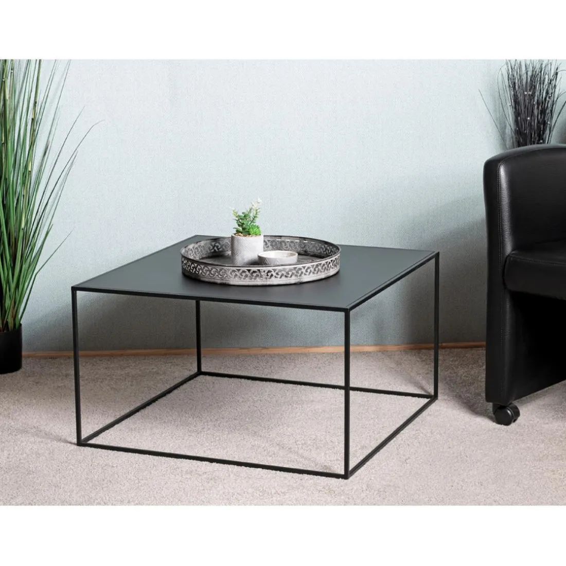 table d'appoint en métal laqué