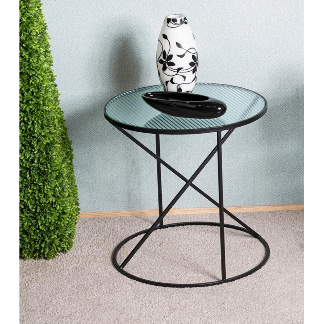 table d'appoint en métal laqué noir