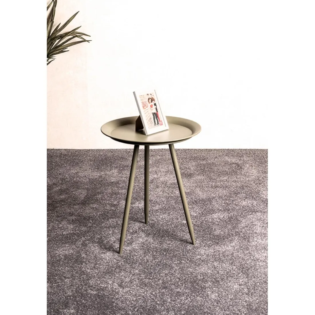Table d'appoint en métal vert modèle mini