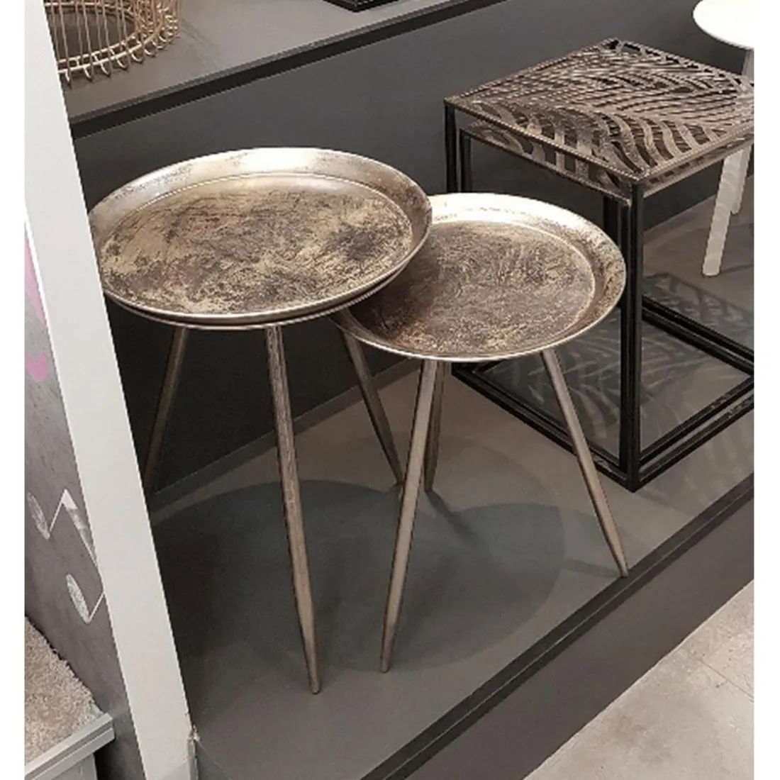 Table d'appoint Métal laqué Bronze antique