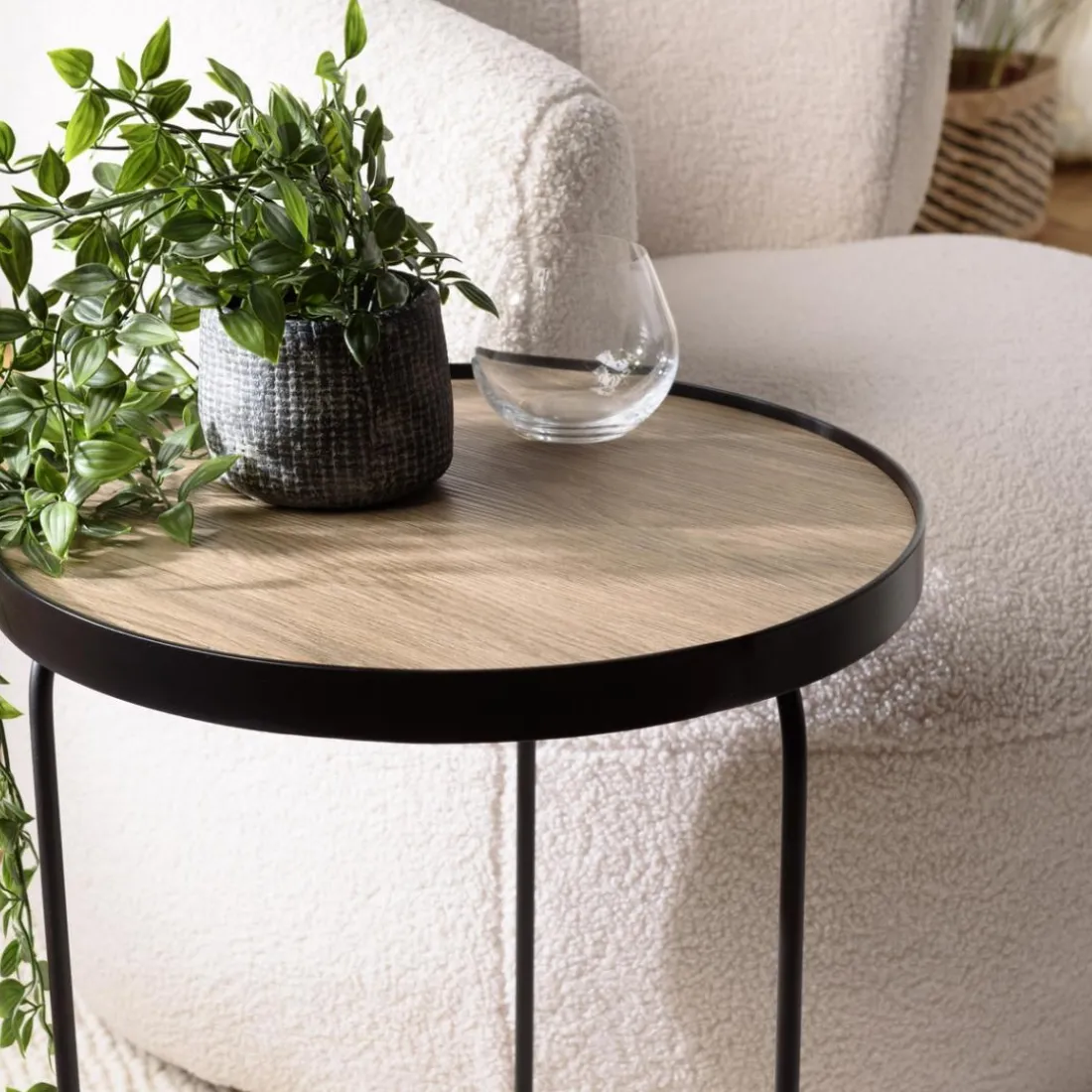 Table d'appoint ronde mocha pieds asymétriques métal JULIA
