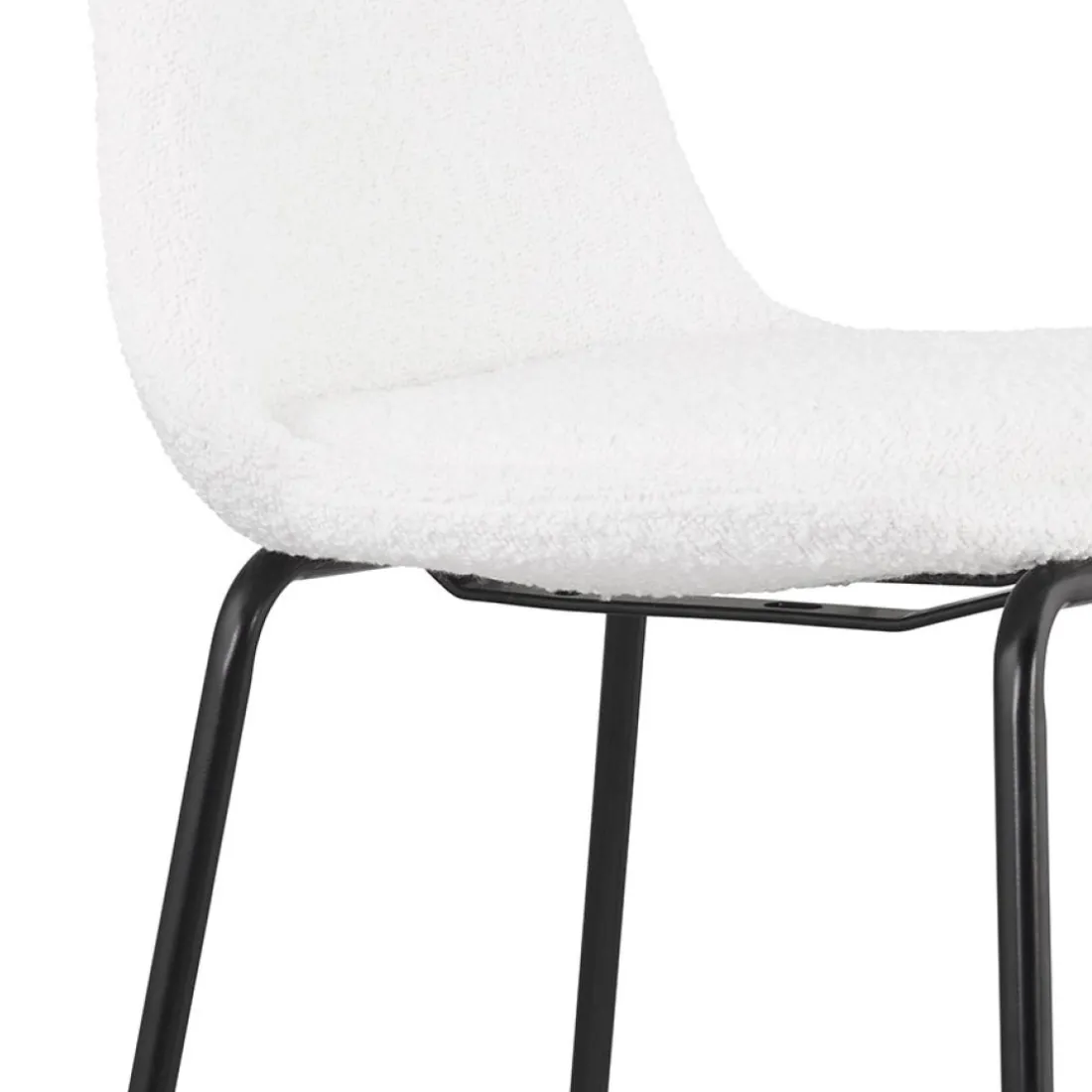 Tabouret de bar 'PLUMAR' en tissu bouclé blanc et pied en métal noir