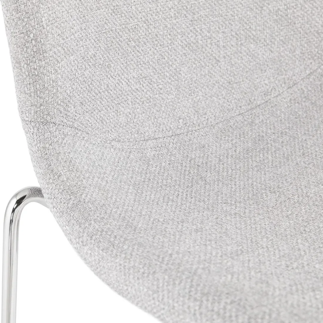 Tabouret snack mi-hauteur empilable 'FAKIR MINI' en tissu gris clair et pied en métal chromé