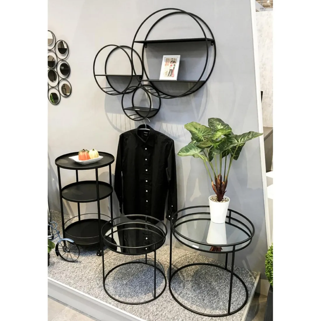 étagère murale design noir en tube d'acier laqué