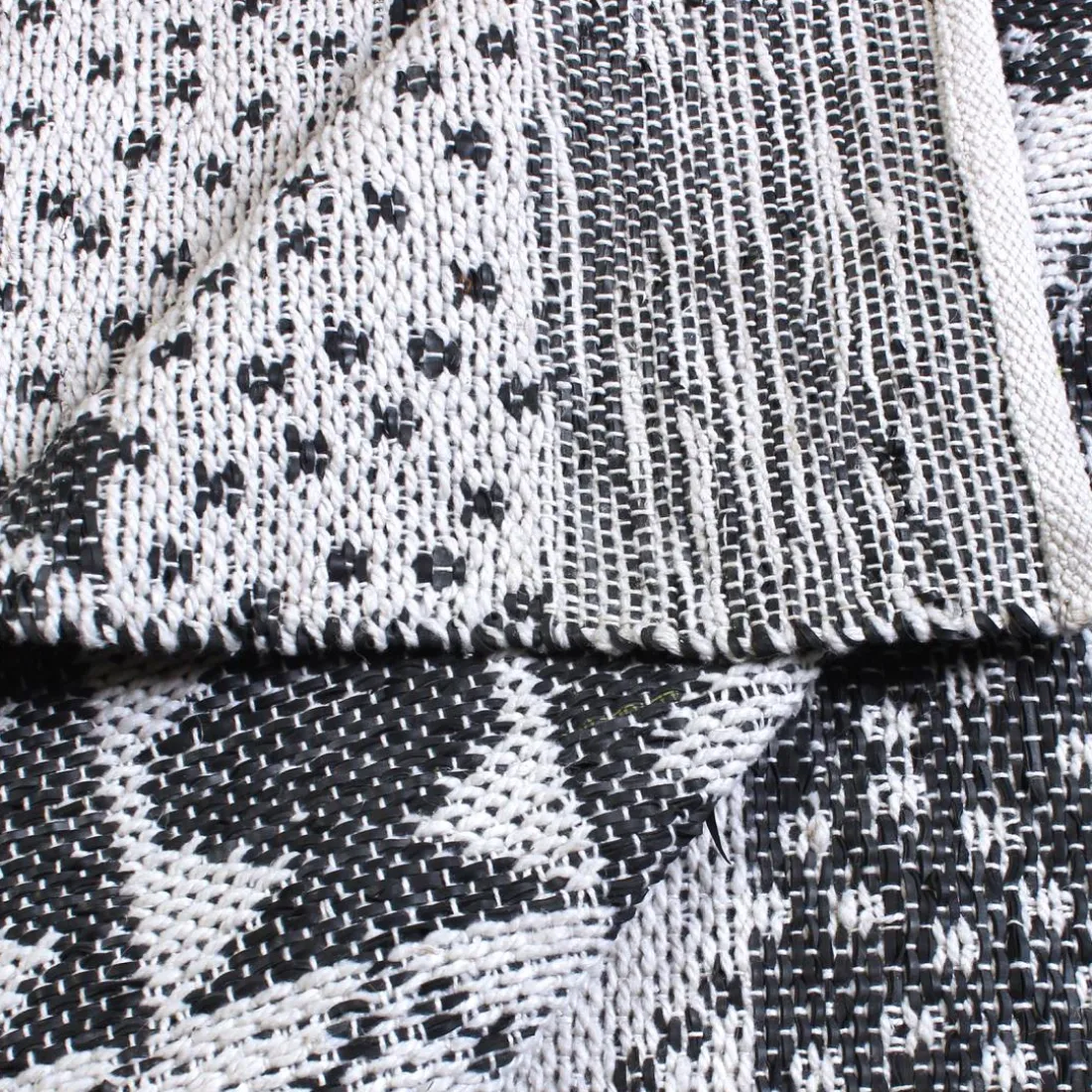 Tapis Zambezi Ivoire/charbon 160 x 230